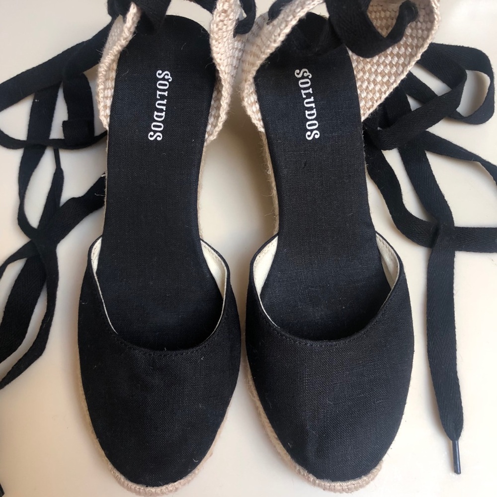Soludos black wedges